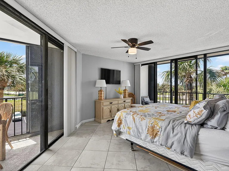 9650 S Ocean Dr #210 — Photo 16