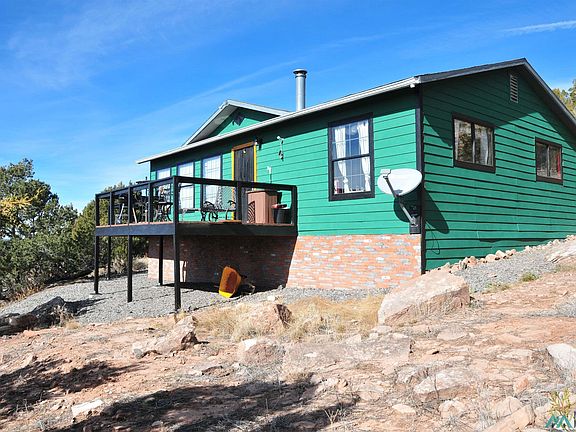 2nd image of 25 Bluff Rd