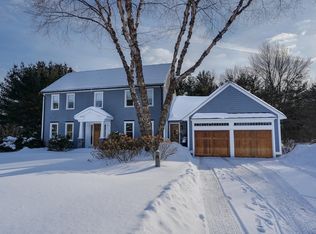 26 Treetop Cir, Northborough, MA 01532