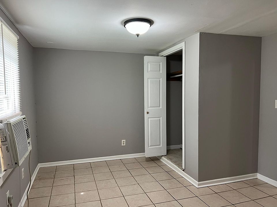 Main Bedroom-