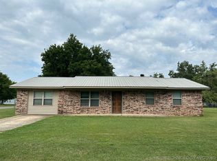 210 S 8th St, Hartshorne, OK 74547