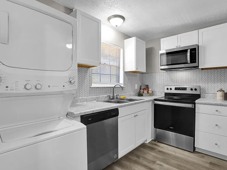 Rhodes Townhomes — Photo 25