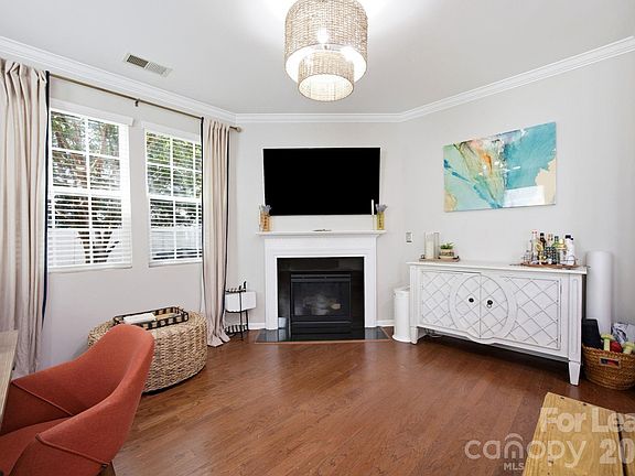 3rd image of 7037 Broughton Ln