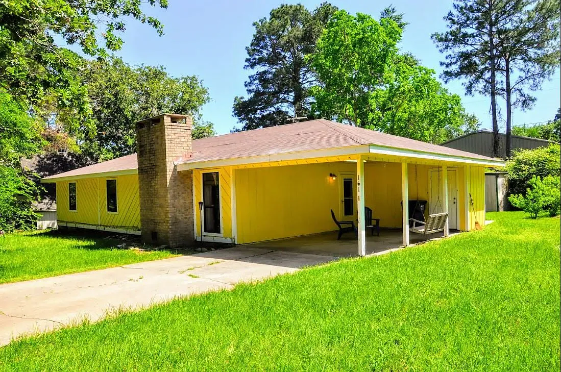 3 bed, 1316 sqft, $3,600 — Photo 1