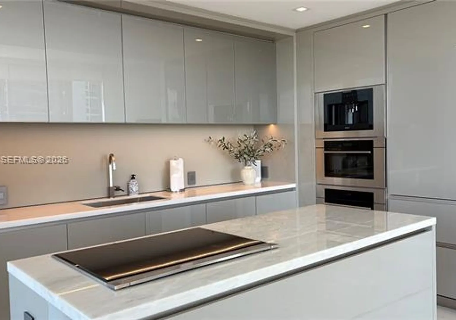 18975 Collins Ave cu-905, Sunny Isles Beach, FL 33160 — Photo 1