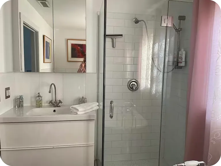 shore and sink on the 2nd floor