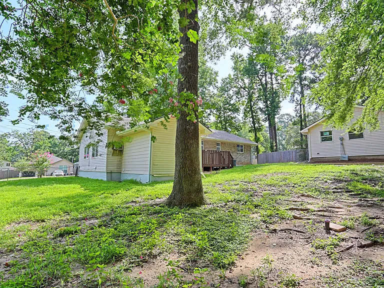 704 Natchez River Cir — Photo 28
