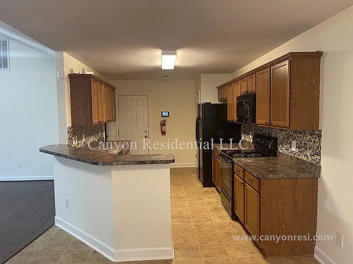 1604 Cedrow Dr — Photo 6