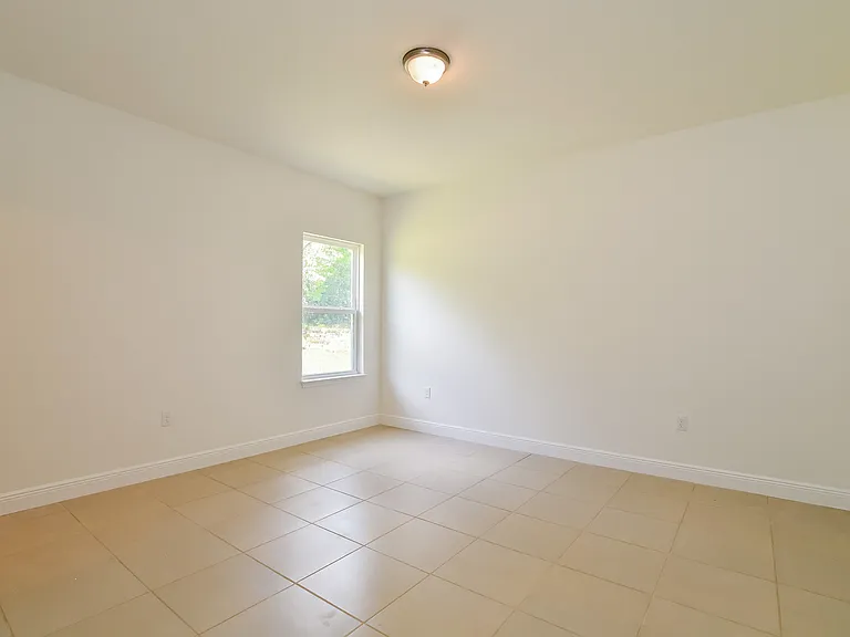 16673 SW 21st Cir — Photo 7