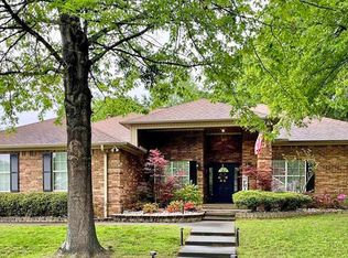 141 Arizona Ave, Wake Village, TX 75501