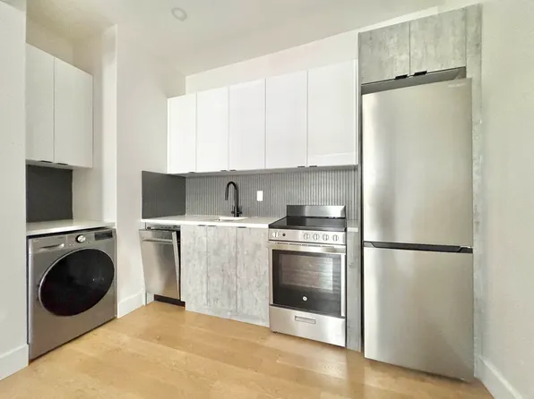 72 Greenpoint Avenue image 1 of 7