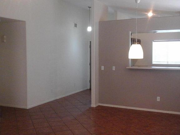 3rd image of 5755 N 77th Ave