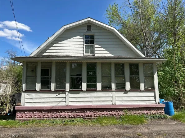 119 Belle Aly, Uhrichsville, OH 44683