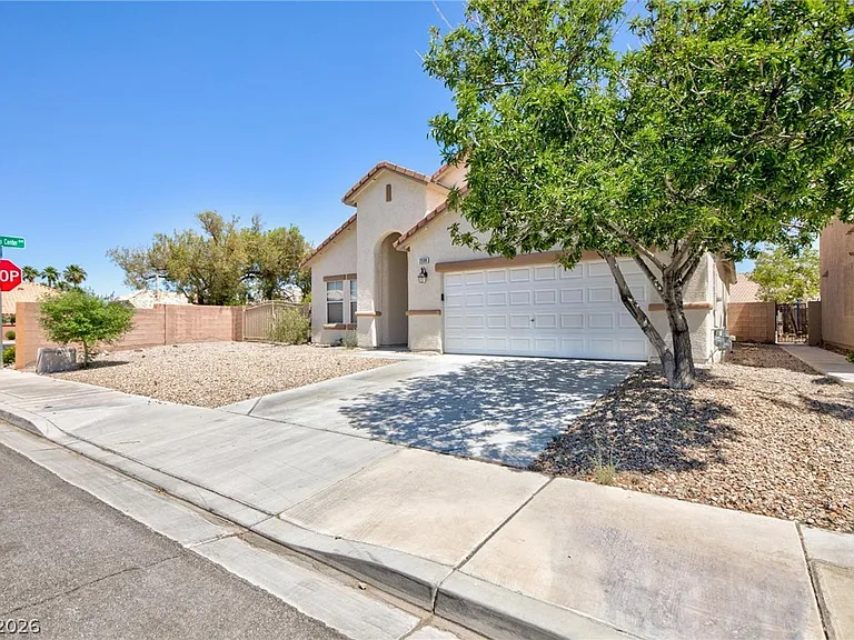 2598 Highland Cliff Dr — Photo 2