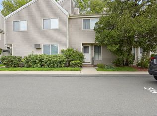 18 Cherokee Ct #18, Cromwell, CT 06416
