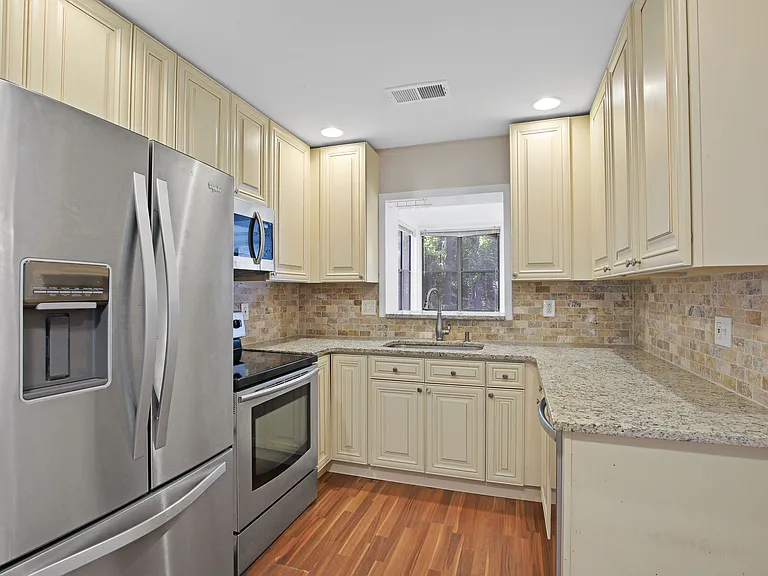 93 La Rue Pl NW — Photo 6