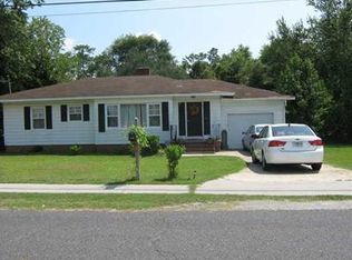 141 Carolina Dr, Saint Stephen, SC 29479