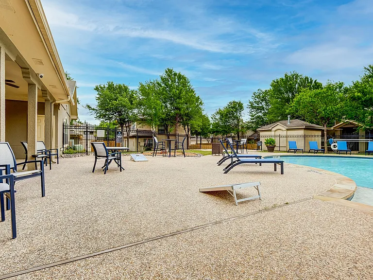 Legacy of Cedar Hill Apartments and Townhomes — Photo 17