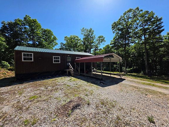 2nd image of 1472A Petters Rd