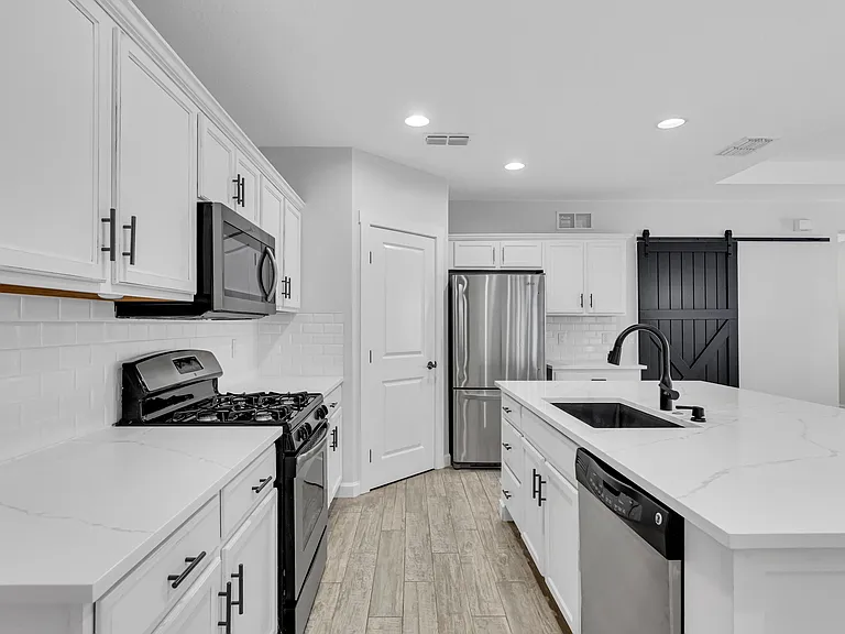 11790 Forest Park Cir — Photo 20