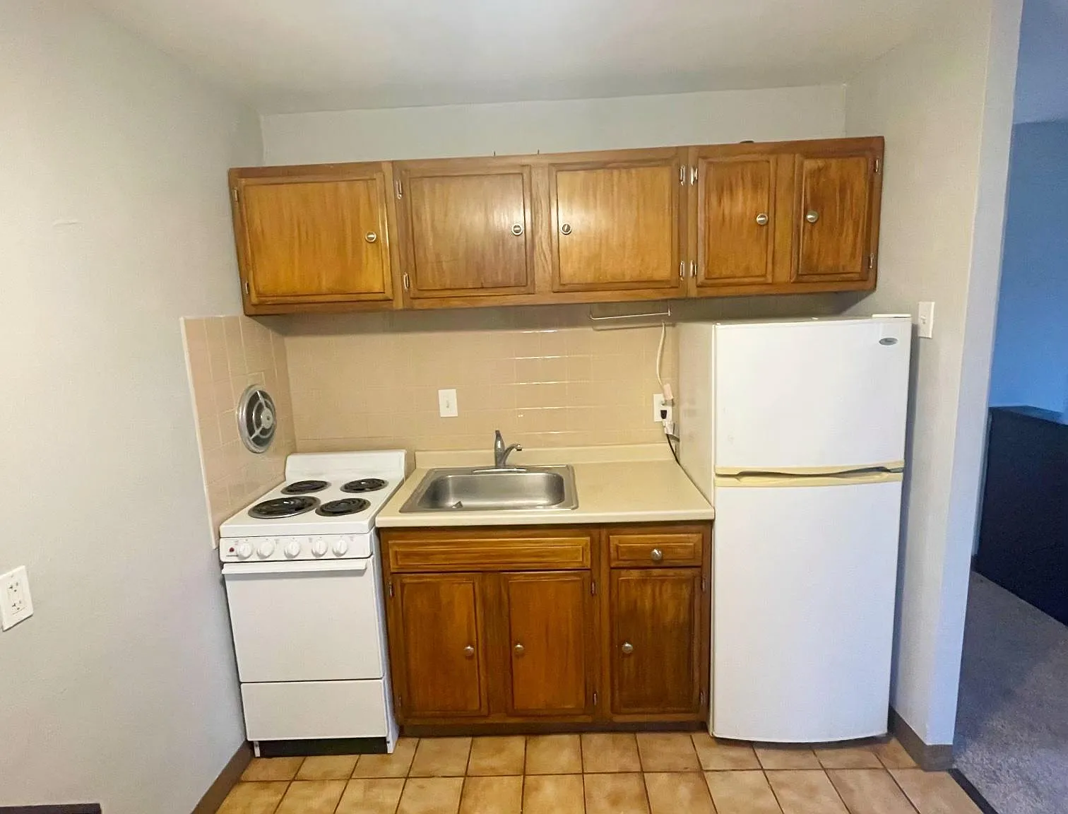 Studio, 400 sqft, $725 — Photo 3
