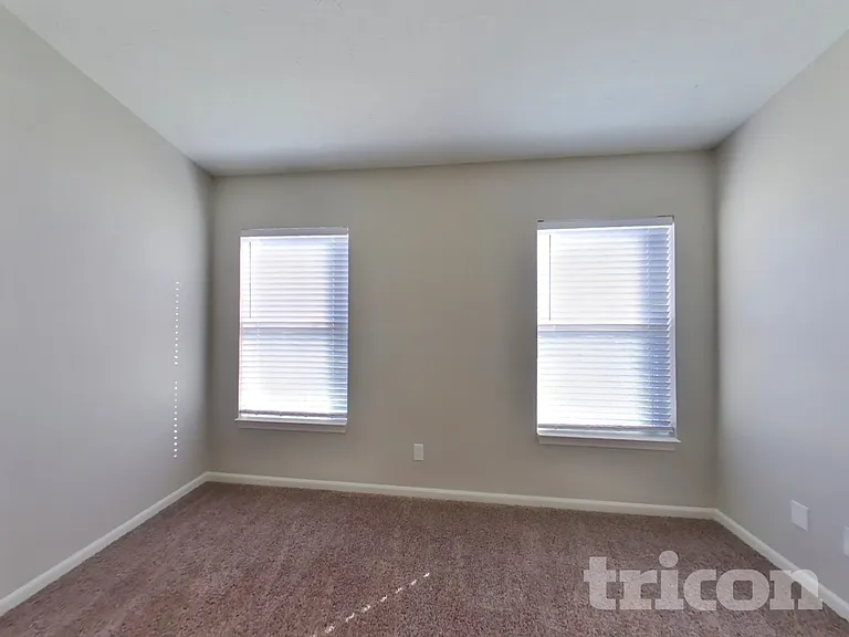 6811 Smithfield Blvd — Photo 4