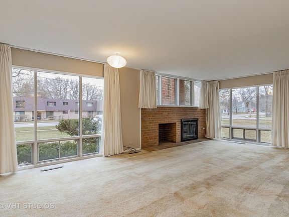 3rd image of 531 N Lake St