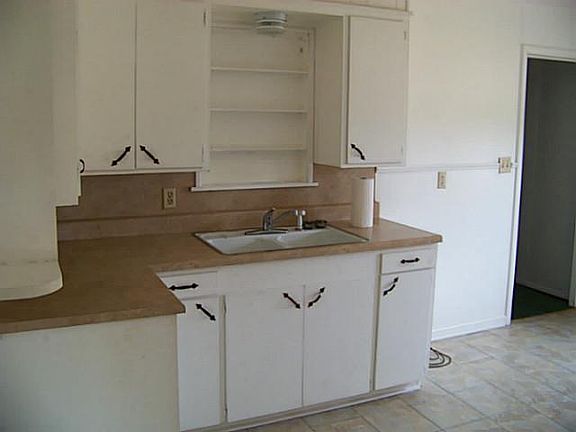 3rd image of 318 Onondago Ave