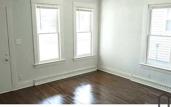 4th image of 1247 Moore St