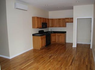 7517 Metropolitan Ave, Middle Village, NY 11379