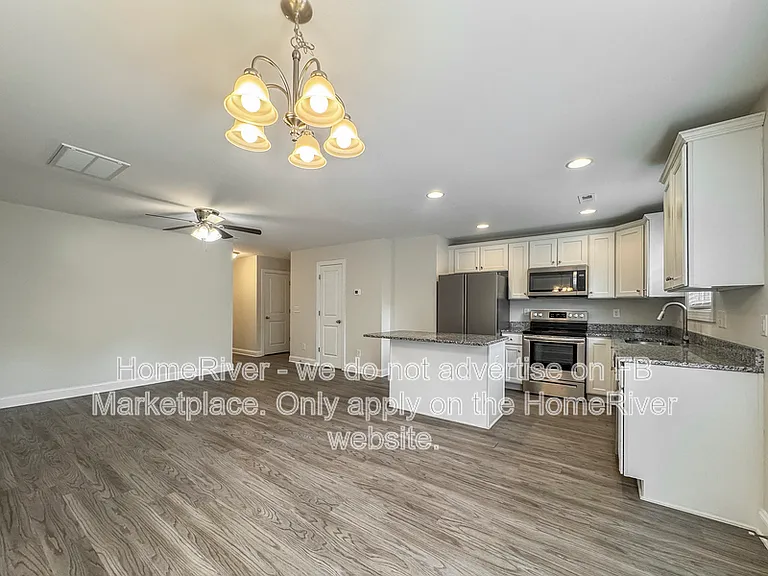 302 Beaumont Cir — Photo 4