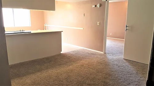 539 E Ridgecrest Blvd Photo 1