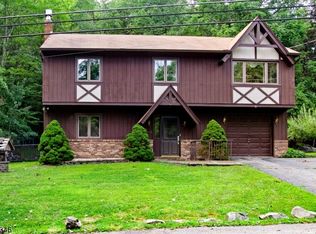 302 Hudson Ave, Hopatcong, NJ 07843