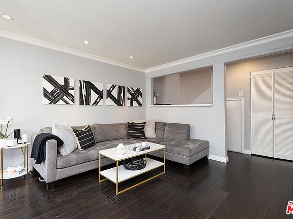 2nd image of 11744 Moorpark St APT O
