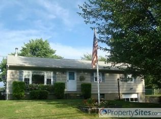 13 Parade Pl, New Windsor, NY 12553