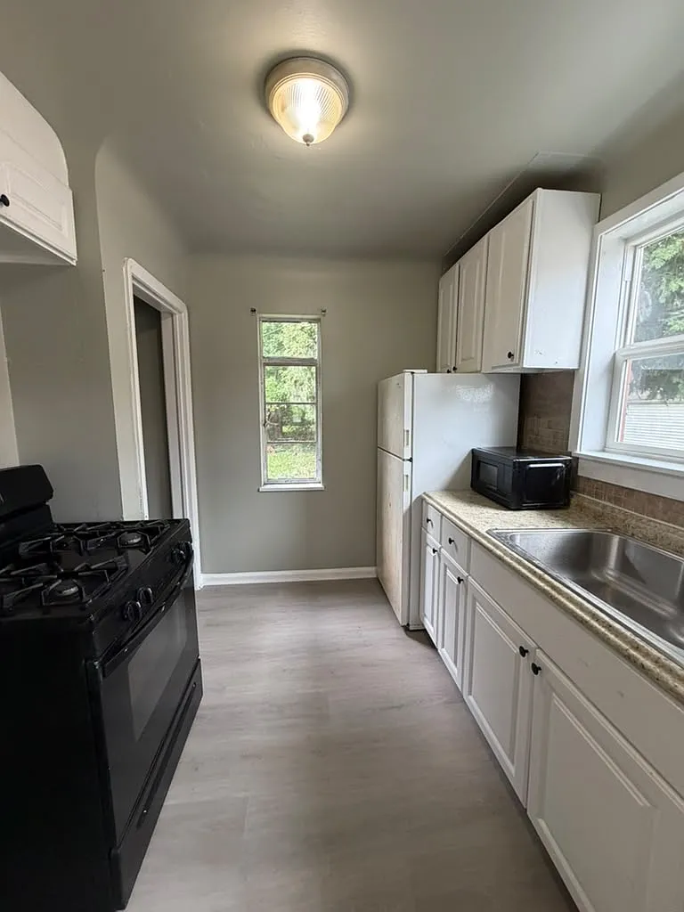 17928 Chandler Park Drive - NP Brokers LLC - 1 — Photo 4