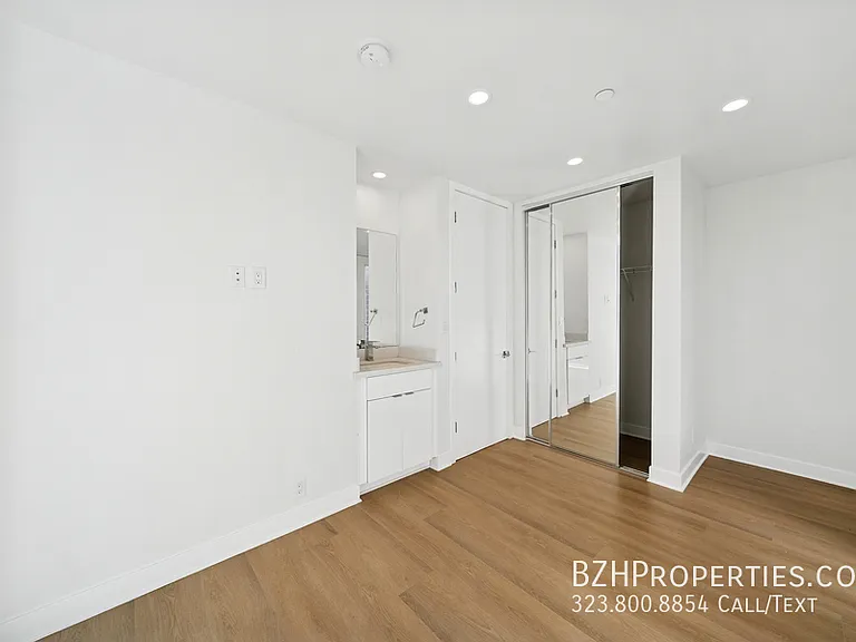 4523 1/2 Saint Elmo Dr — Photo 21