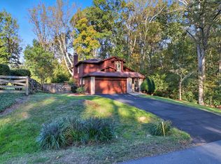 1803 Abbey Glen Ct, Vienna, VA 22182