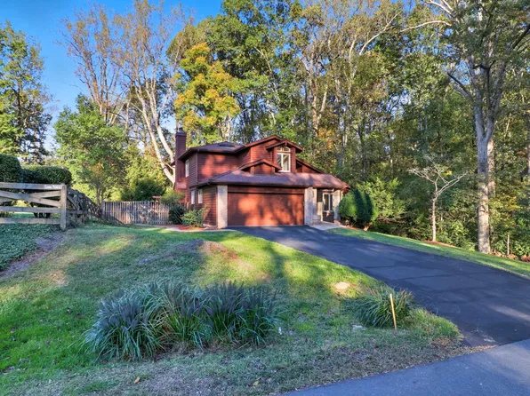 1803 Abbey Glen Ct, Vienna, VA 22182