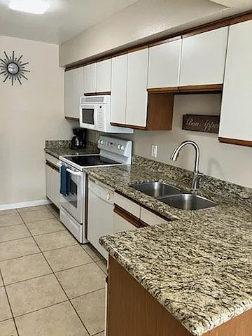 1 bed, 1.0 bath, 633 sqft, $1,750 — Photo 2