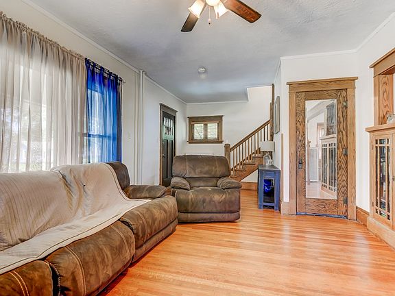 5th image of 253 W Van Buren St