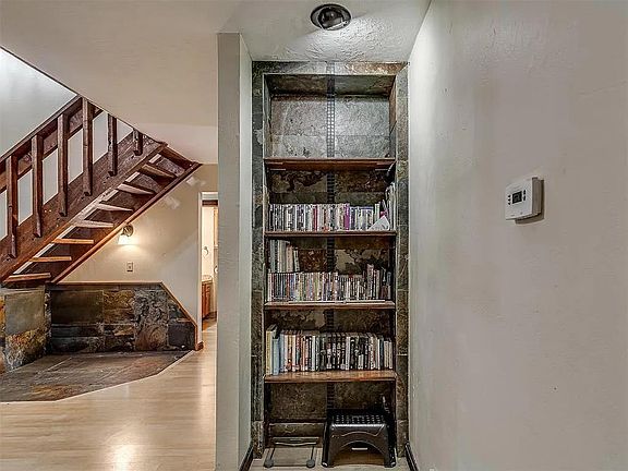 4th image of 813 Lapwing Rd