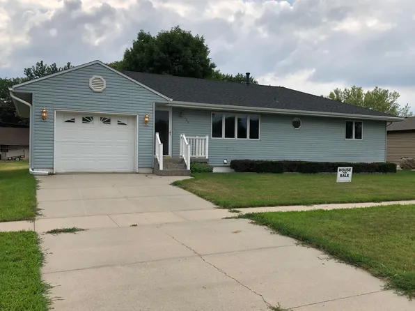 125 N Oak St, West Point, NE 68788