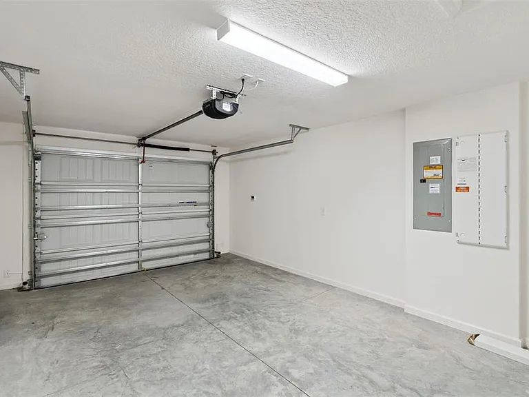 7548 Kuenher Ct — Photo 14