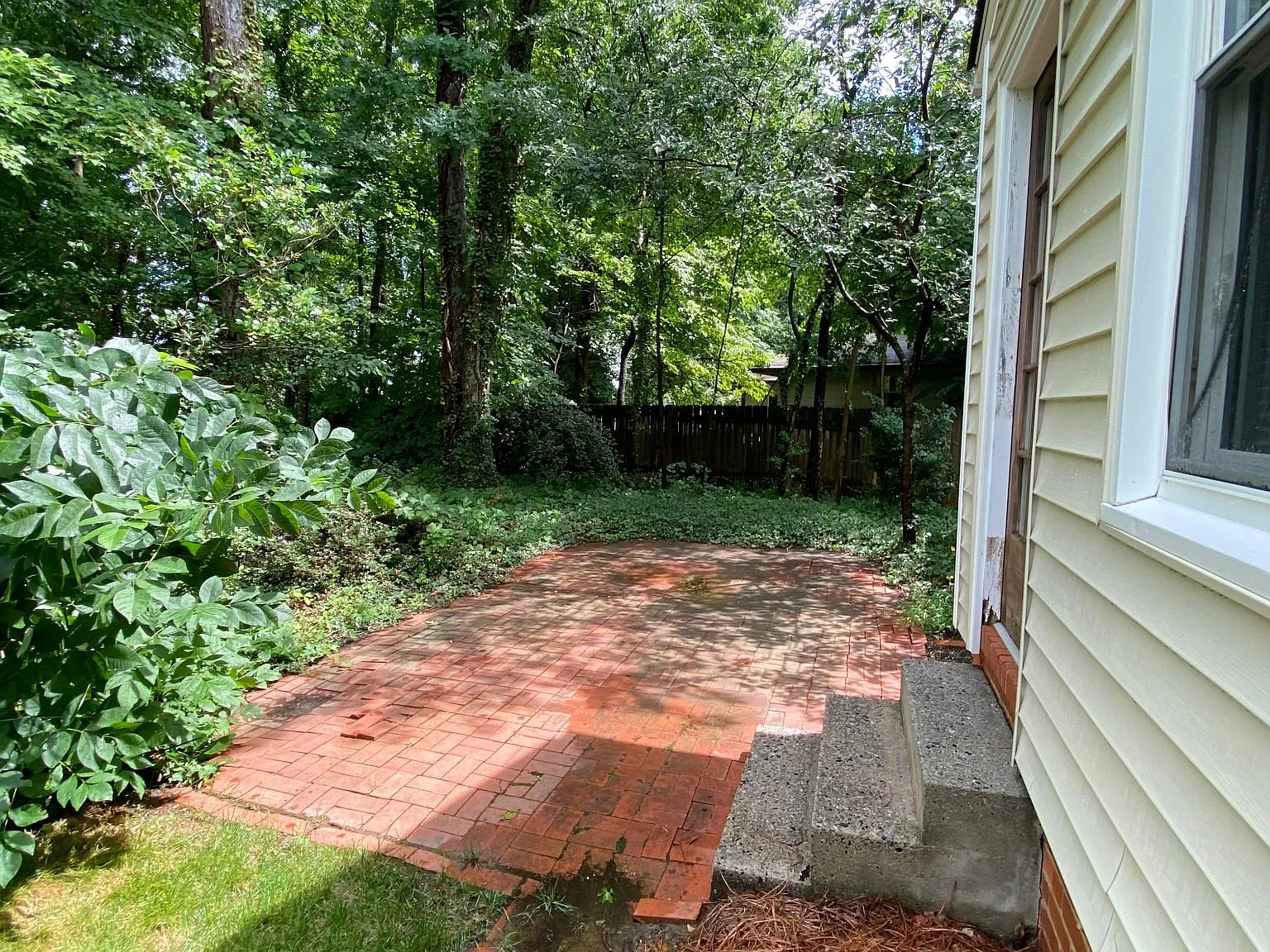 3 bed, 1390 sqft, $1,950 — Photo 2