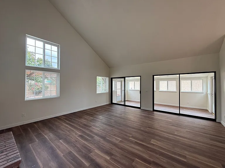 1422 Eagle Ct — Photo 7