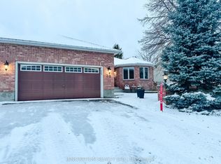 30 Randall James Dr, Ottawa, ON K2S 1M4