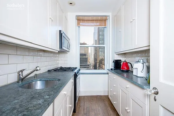 Sold by Sotheby's International Realty | media 5