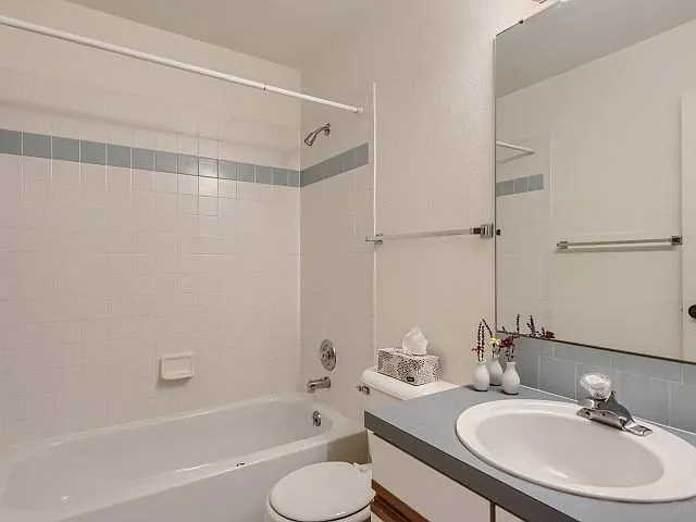 1637 Westbridge Dr #L4 — Photo 17