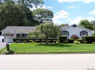 14 American Ave, Coram, NY 11727